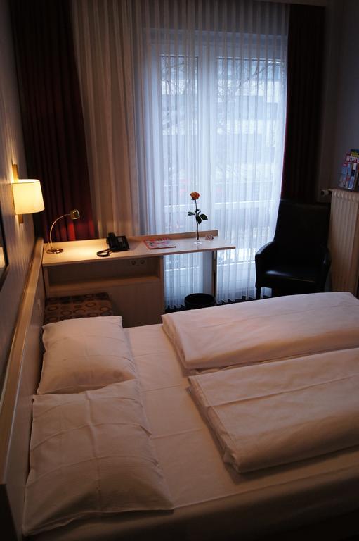 Berlin Plaza Hotel Am Kurfuerstendamm Bilik gambar