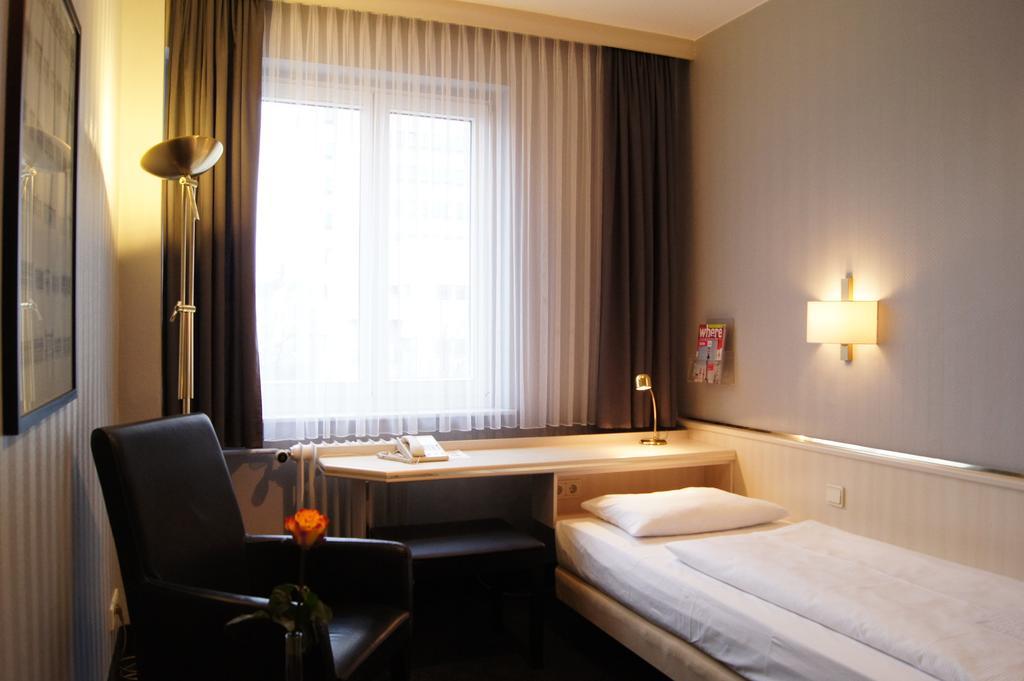 Berlin Plaza Hotel Am Kurfuerstendamm Bilik gambar