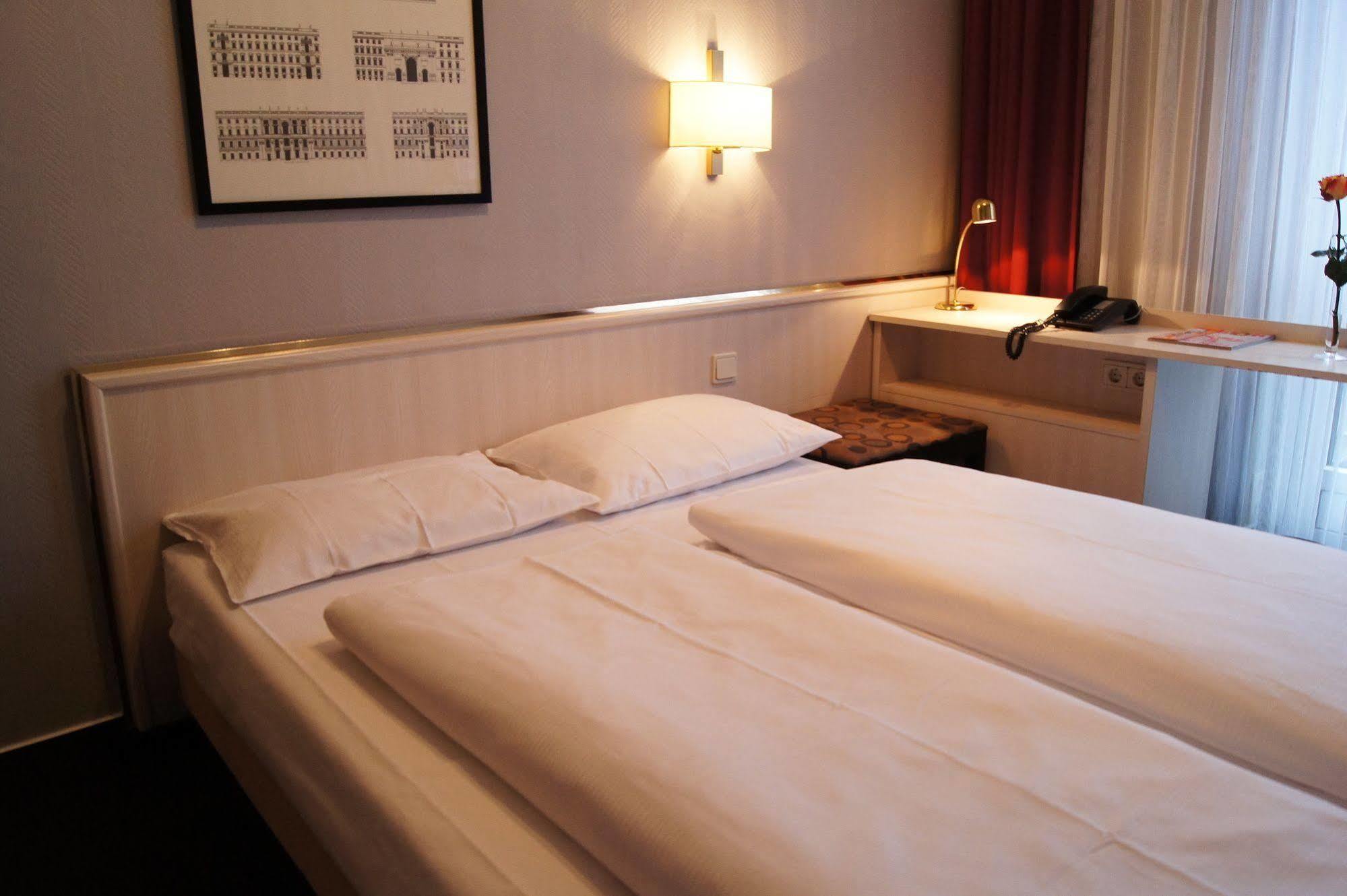 Berlin Plaza Hotel Am Kurfuerstendamm Luaran gambar