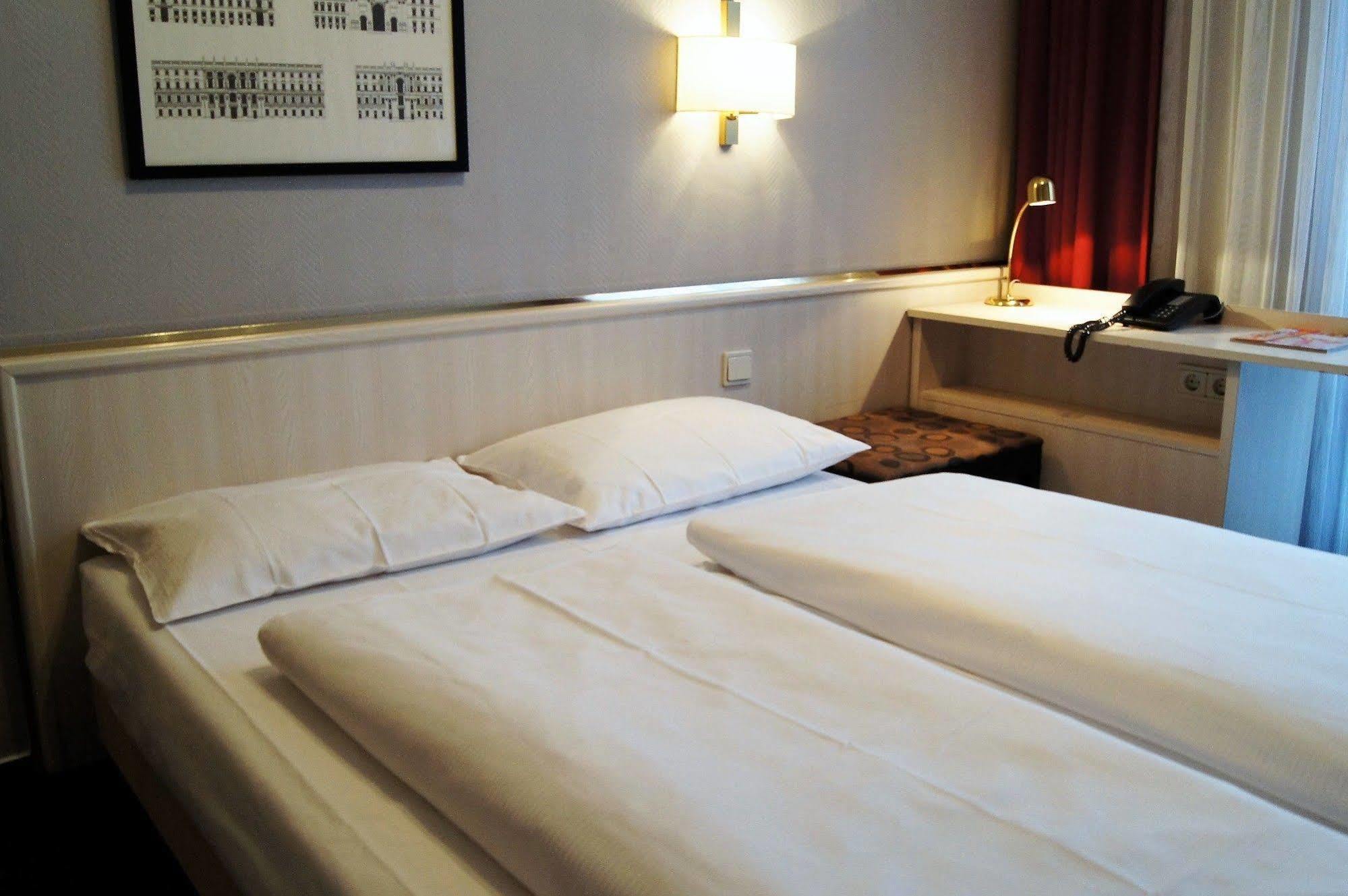 Berlin Plaza Hotel Am Kurfuerstendamm Luaran gambar