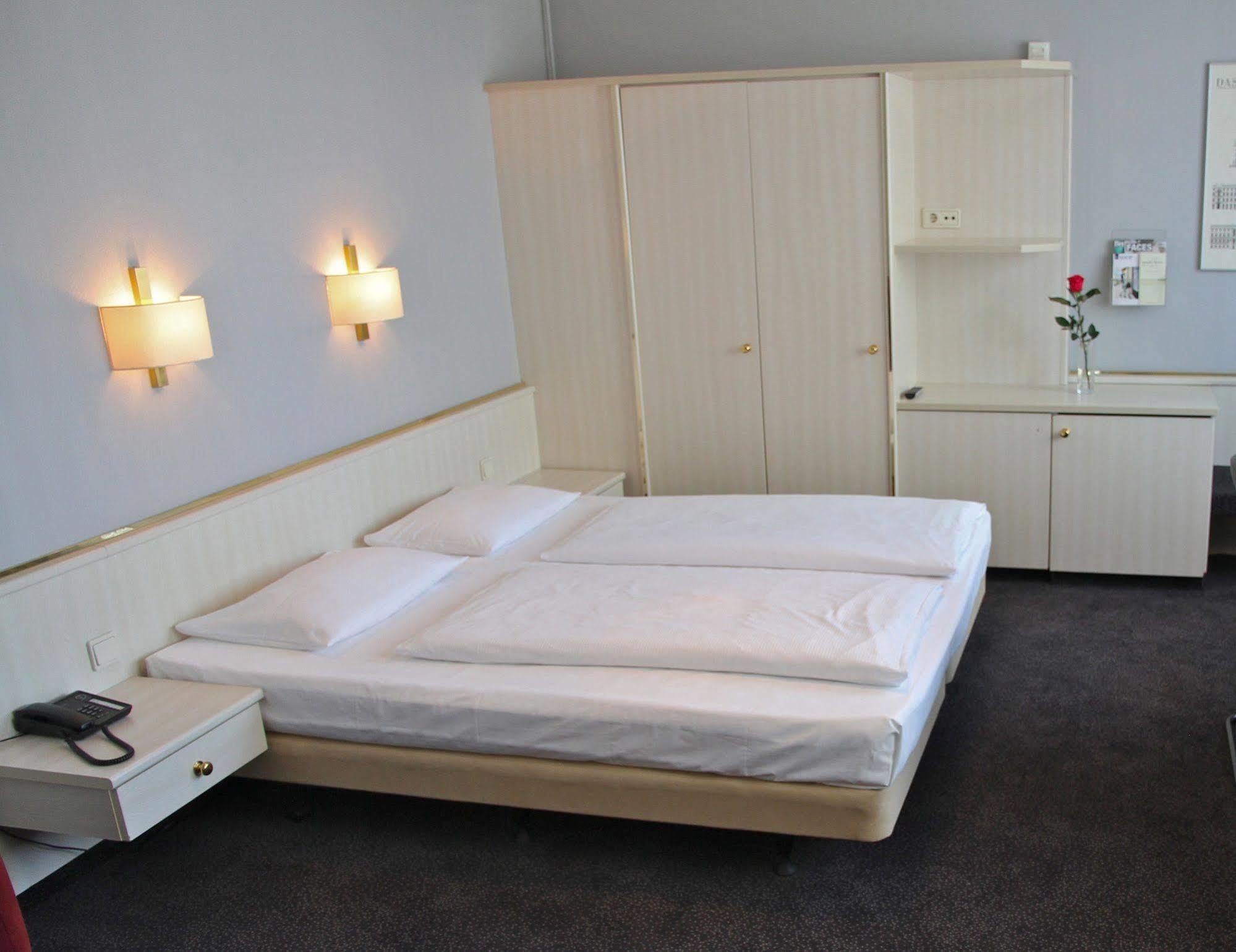 Berlin Plaza Hotel Am Kurfuerstendamm Luaran gambar